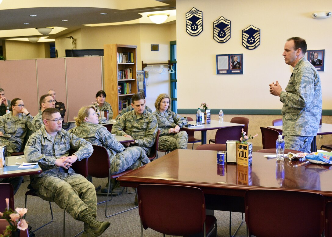 120th Airlift Wing Commander Col. Lee Smith discusses Enlisted Performance Report stratification with Airmen during a brown bag lunch held in the wing dining facility Feb. 24, 2016. Col. Smith plans to have a brown bag lunch event held on base at least once a month. (U.S. Air National Guard photo by Senior Master Sgt. Eric Peterson)