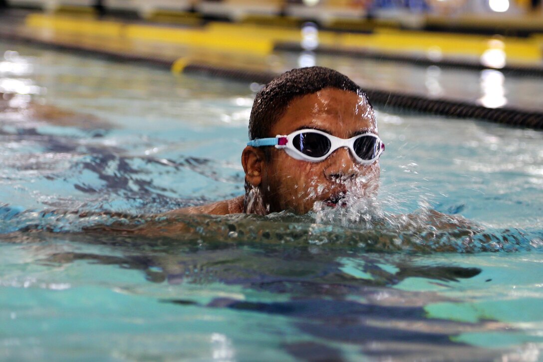 Army veteran Sgt. Ryan Major practices his swimming technique at the Aquatics Training Center during the Army Trials on Fort Bliss, Texas, March 1, 2016. Army photo by Pfc. Ian Ryan
