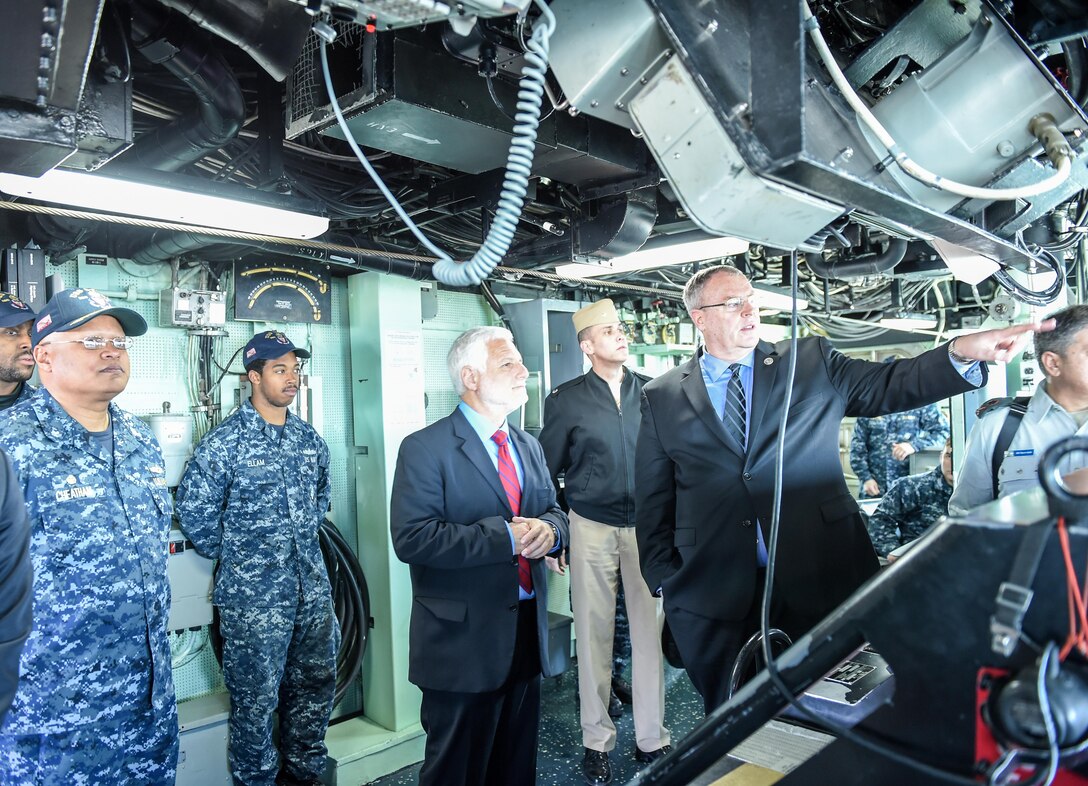Deputy Defense Secretary Bob Work, right, tours the USS Stout on Naval Station Norfolk, Va., March 8, 2016. DoD photo by Army Sgt. 1st Class Clydell Kinchen