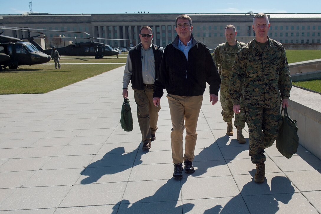 Defense Secretary Ash Carter leaves the Pentagon for Marine Corps Base Quantico, Va., March 9, 2016, to observe training and speak with Marines. DoD photo by Air Force Senior Master Sgt. Adrian Cadiz