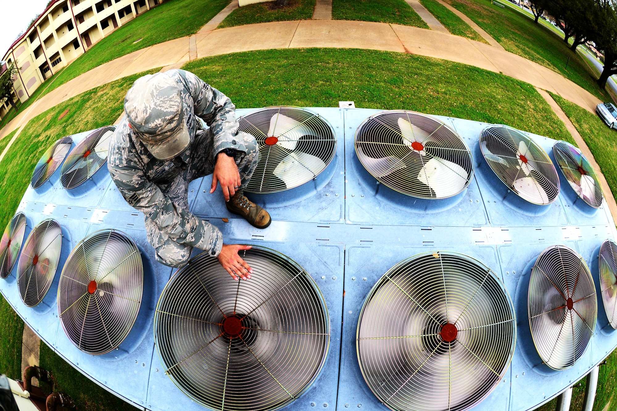 HVAC Airmen have one cool mission > Barksdale Air Force Base > Display