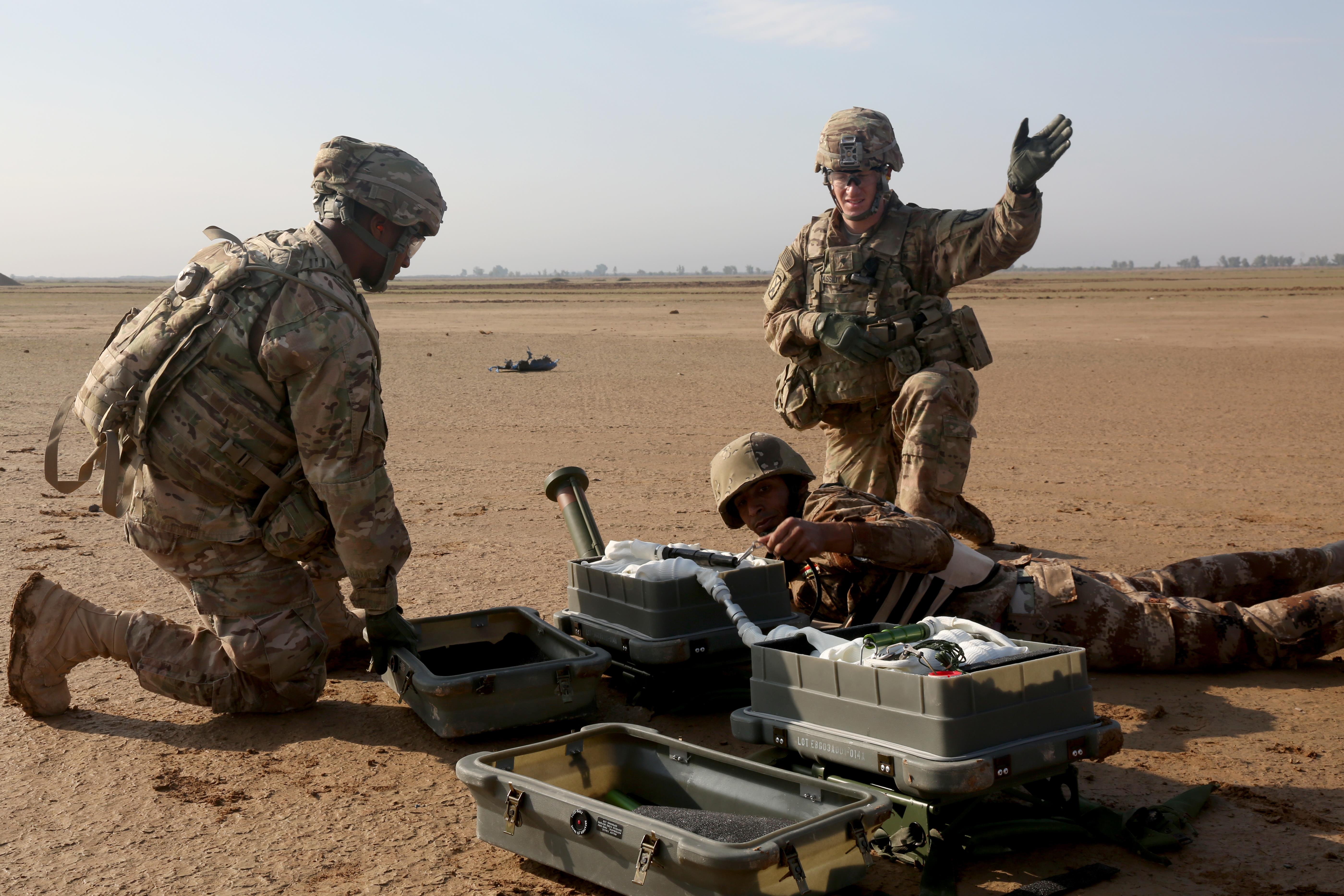 Iraqi soldiers train with APOBS