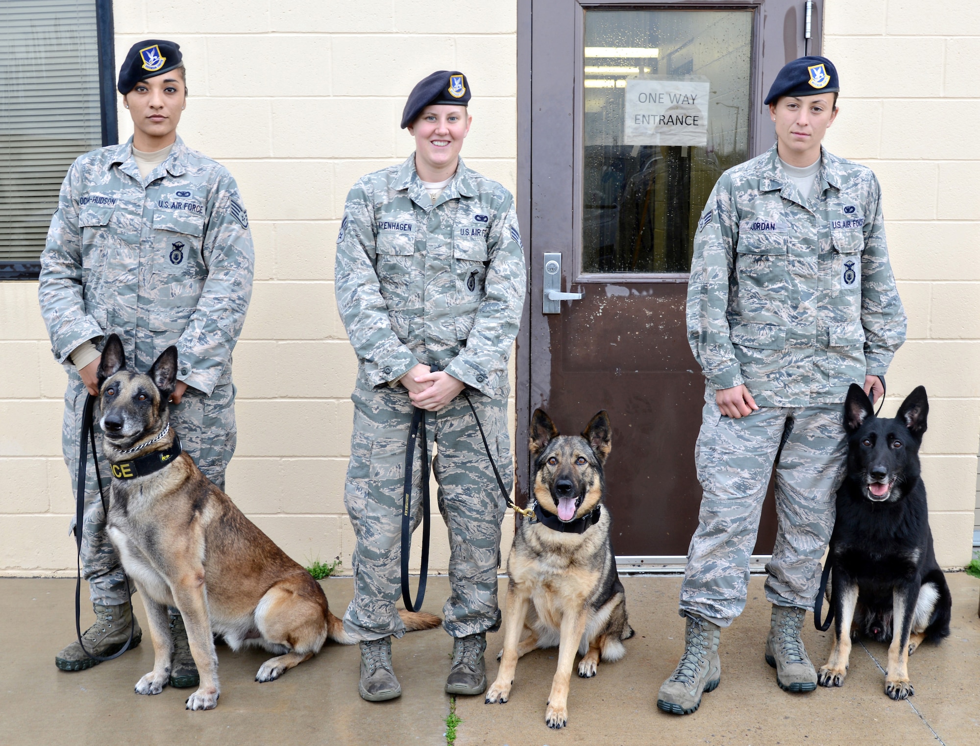 Female k9 handlers hotsell