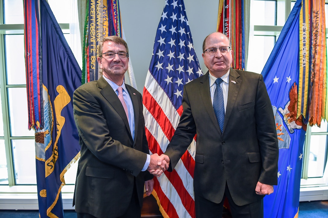 Defense Secretary Ash Carter and Israeli Defense Minister Moshe Yaalon stand for a photo at the Pentagon, March 14, 2016. DoD photo by Army Sgt. 1st Class Clydell Kinchen