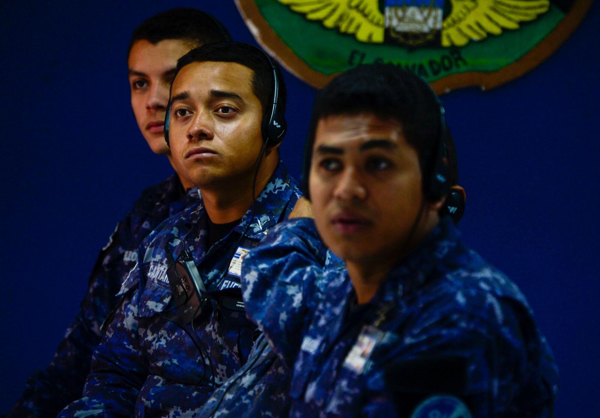 Members from the Salvadoran air force listen to a self-aid and buddy care briefing during a U.S. Air Force and Salvadoran air force subject matter expert exchange at Ilopango Air Base, El Salvador, March 8, 2016. 12th Air Force (Air Forces Southern) surgeon general’s office, led a five member team of medics from around the U.S. Air Force on a week-long medical subject matter expert exchange in El Salvador. (U.S. Air Force photo by Tech. Sgt. Heather R. Redman/Released) 