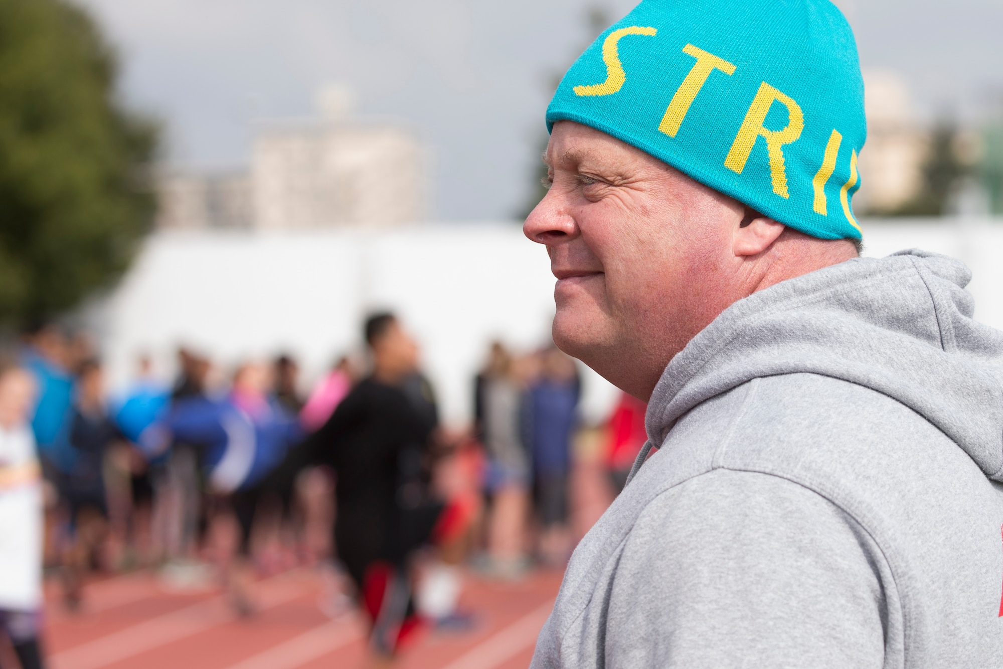 Ken Flax, former Olympic participant, coaches students from the Yokota Middle School and High School at Yokota Air Base, Japan, March 12, 2016. Four track and field gold medalists visited Yokota to coach track and field events. Over 70 students participated in two-day camp. (U.S. Air Force photo by Osakabe Yasuo/Released)  