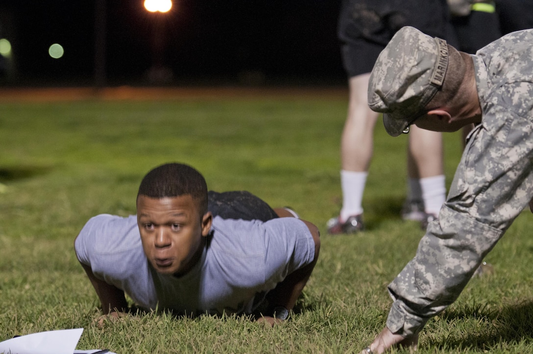 Private 1st. Class Christopher Downie, with the 439th Quartermaster Company, performs pushups during the Army Physical Fitness Test for the 316th Sustainment Command (Expeditionary) Best Warrior Competition at Fort Knox, Ky., March 16, 2016. (U.S. Army photo by Staff Sgt. Dalton Smith/Released)