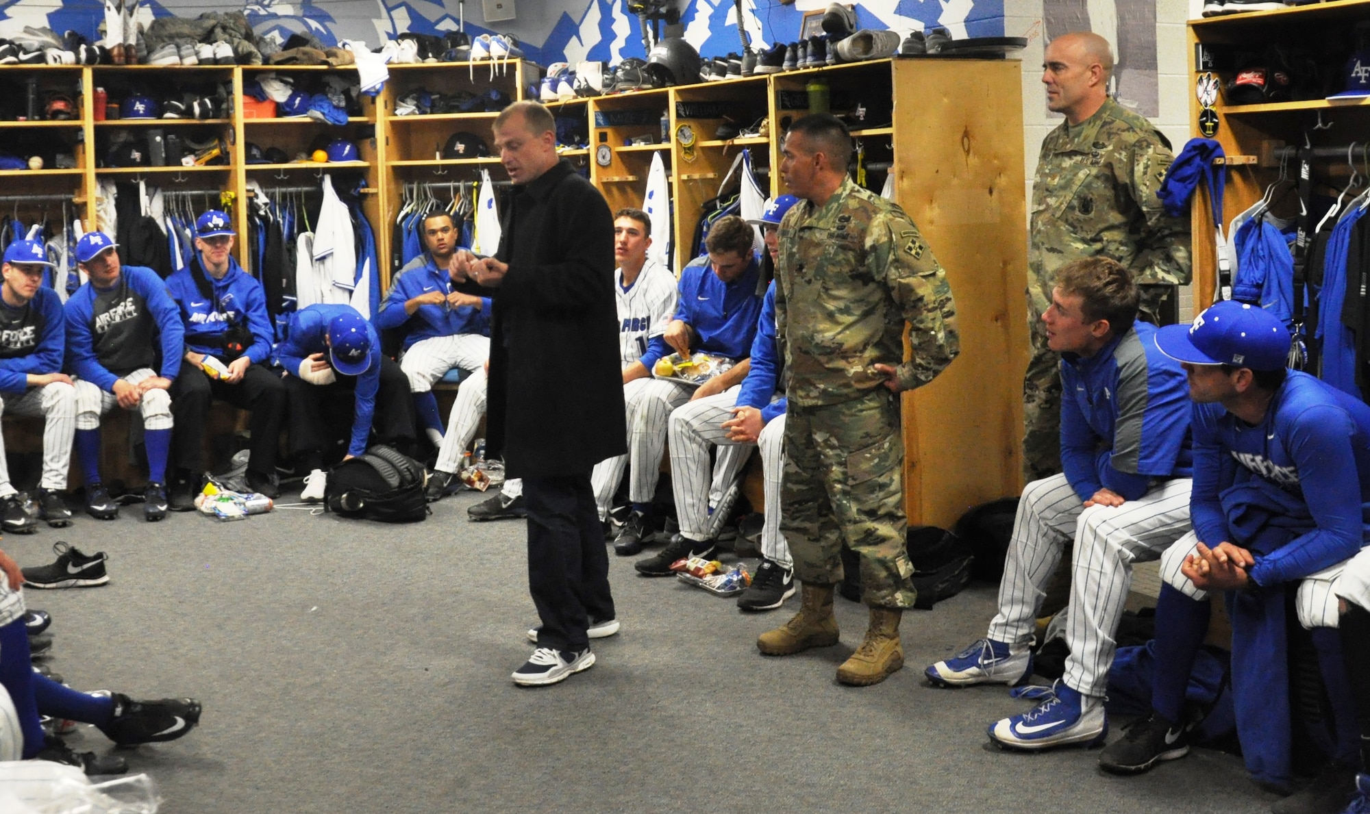 Soldiers, baseball champ Eckstein visit cadet athletes > United