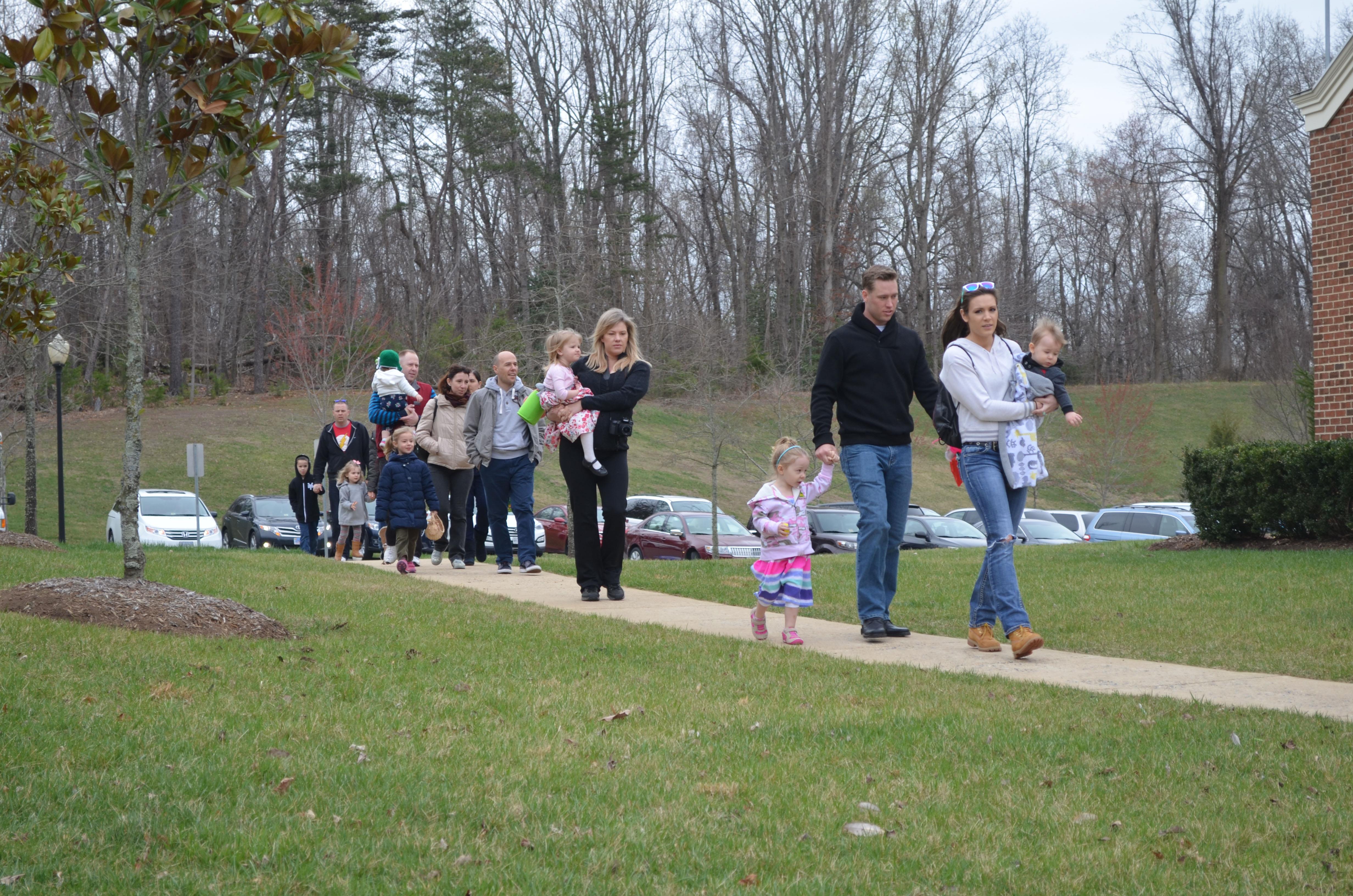 Easter 2016 Hundreds Turn Out For Annual Mcbq Easter Egg Hunt