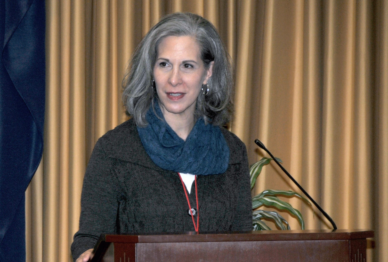 Judy Neary, a licensed clinical social worker from Federal Occupational Health, gives McNamara Headquarters Complex employees tips on balancing their work and home life March 23. Photo by Teodora Mocanu