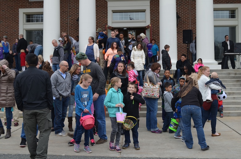 MARINE CORPS BASE QUANTICO, Va. — A crowd of children and parents wait on the steps of the Lincoln Military Housing office for the start of the annual Easter Egg Hunt aboard Marine Corps Base Quantico. 