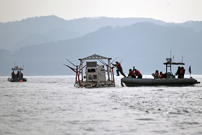 OHANG, Republic of Korea (March 29, 2016) Sailors assigned to Helicopter Mine Countermeasures Squadron (HM) 14 Detachment 2A prepare an MK Magnetic Mine Sweeping System for Aircraft Mine Countermeasures (AMCM) exercises during Foal Eagle. Foal Eagle is a series of joint and combined field training exercises conducted by Combined Forces Command (CFC) and U.S. Forces Korea (USFK) ground, air, naval and special operations component commands.