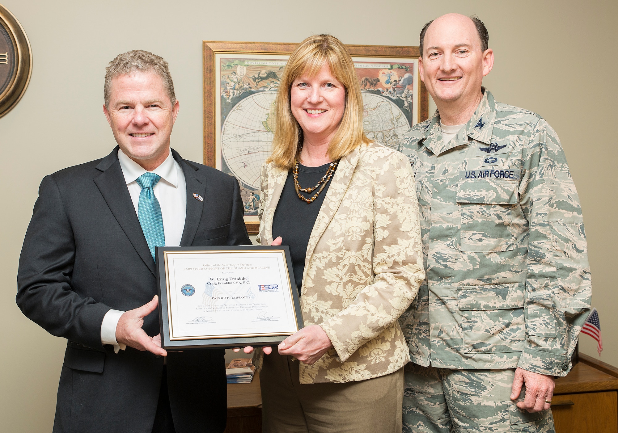 Craig Franklin, Craig Franklin CPA president, receives the Texas Employer Support of the Guard and Reserves’ Patriot Award March 29, 2016. Franklin was nominated by Deborah Smith, a Craig Franklin CPA employee and the spouse of Col. Thomas K. Smith Jr., 433rd Airlift Wing commander.   (U.S. Air Force photo by Benjamin Faske) (released)
