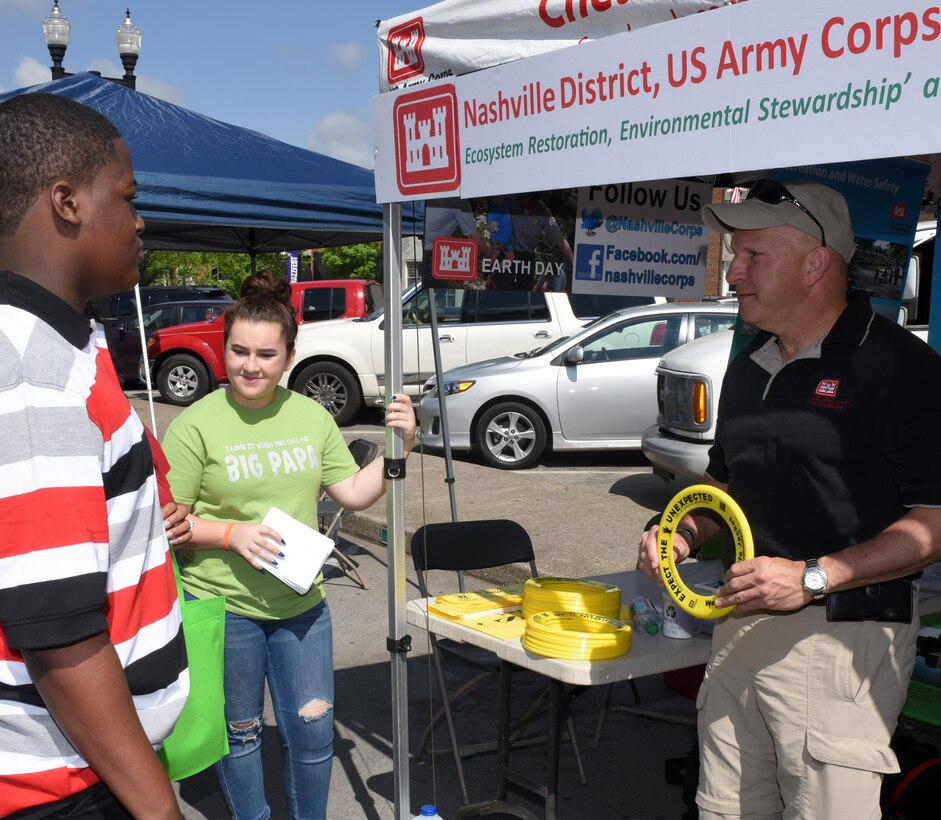 NASHVILLE, Tenn. (April 26, 2016) –The U.S. Army Corps of Engineers Nashville District educated members of the public about clean power, sustainability, water quality and environmental stewardship. 
