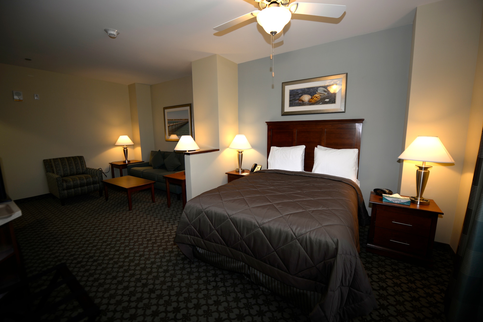 One of the 350 guestrooms available in the newly opened MacDill Inn at MacDill Air Force Base, Fla., April 8, 2016. The inn held its ribbon cutting ceremony May 2, 2016 after starting construction in March 2013. (U.S. Air Force photo by Tech. Sgt. Krystie Martinez)