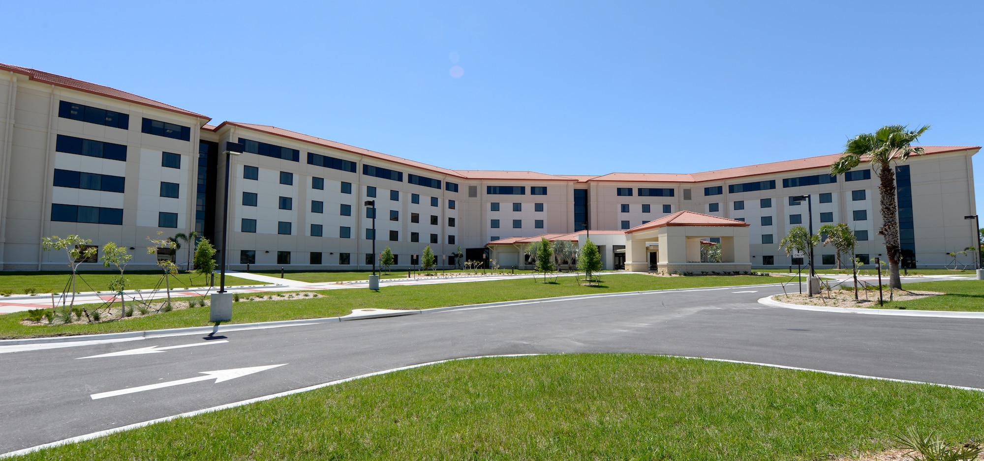 MacDill Inn held its ribbon cutting ceremony May 2, 2016 at MacDill Air Force Base, Fla. The inn features 350 guestrooms and a Rickenbacker’s Café in the lobby. (U.S. Air Force photo by Tech. Sgt. Krystie Martinez)