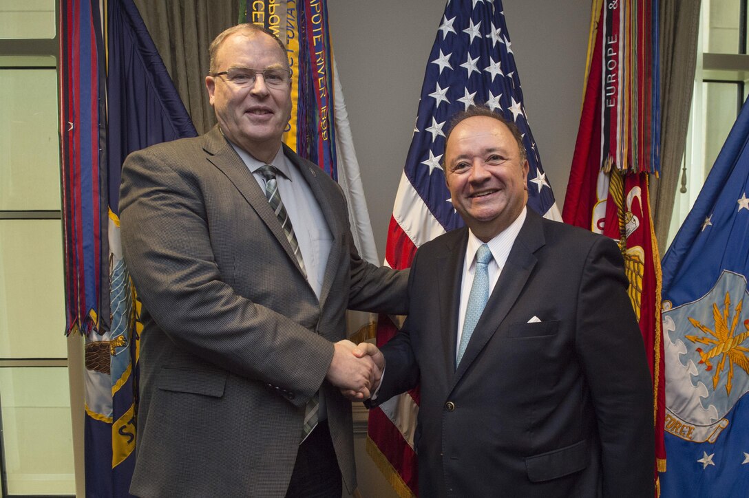Deputy Defense Secretary Bob Work stands for a photo with Colombian Defense Minister Luis Carlos Villegas at the Pentagon, May 4, 2016. DoD photo by Air Force Senior Master Sgt. Adrian Cadiz
