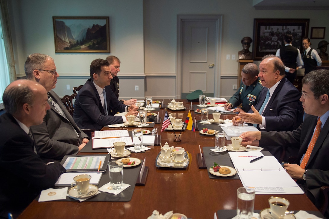 Deputy Defense Secretary Bob Work meets with Colombian Defense Minister Luis Carlos Villegas at the Pentagon, May 4, 2016. DoD photo by Air Force Senior Master Sgt. Adrian Cadiz