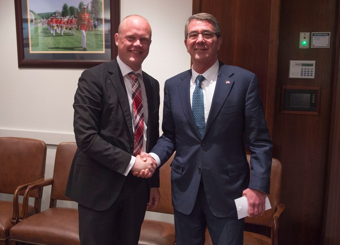 Defense Secretary Ash Carter takes a photo with Danish Defense Minister Peter Christensen at U.S. European Command headquarters in Stuttgart, Germany, May 4, 2016. DoD photo by Navy Petty Officer 1st Class Tim D. Godbee