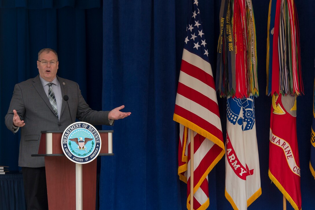 Deputy Defense Secretary Bob Work delivers remarks during the Public Service Recognition Week ceremony at the Pentagon, May 4, 2016. DoD photo by Air Force Senior Master Sgt. Adrian Cadiz