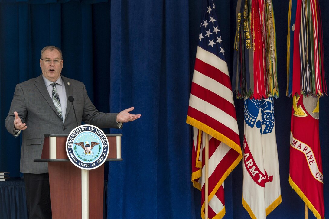 Deputy Defense Secretary Bob Work delivers remarks during the Public Service Recognition Week ceremony at the Pentagon, May 4, 2016. DoD photo by Air Force Senior Master Sgt. Adrian Cadiz