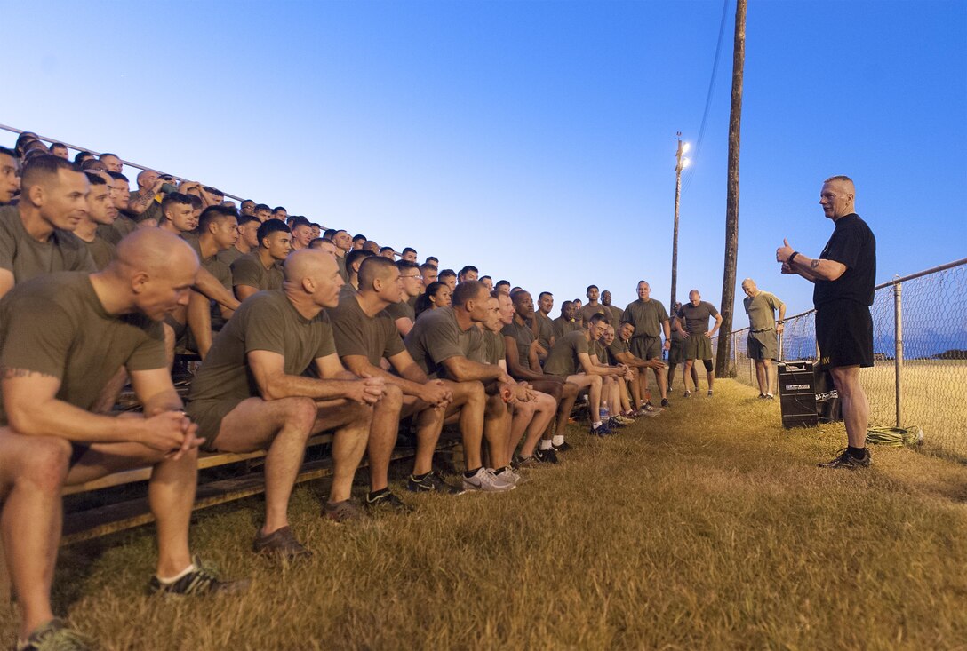 Army Command Sgt. Maj. John W. Troxell, senior enlisted advisor to the chairman of the Joint Chiefs of Staff, speaks with sailors and Marines assigned to Marine Corps Forces Pacific following an early morning physical training session in Hawaii, Feb. 10, 2016. Troxell worked out with the Marines for an hour and held a question-and-answer session following the workout. DoD photo by Navy Petty Officer 2nd Class Dominique A. Pineiro