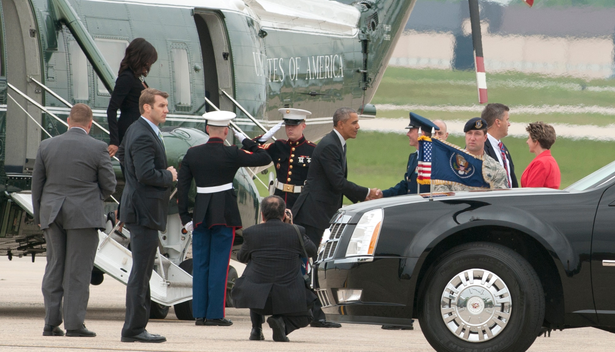 President Barack Obama is greeted by Col. Bradley Hoagland, 11th Wing and Joint Base Andrews commander, at JBA, Md., May 5, 2016. Obama visited the base to speak at the USO comedy show ‘A Celebration of Service.’ The event was hosted by comedian John Stewart and featured remarks from the President, Vice President, the First Lady and Dr. Biden.  (U.S. Air Force photo by Airman Gabrielle Spalding/Released)
