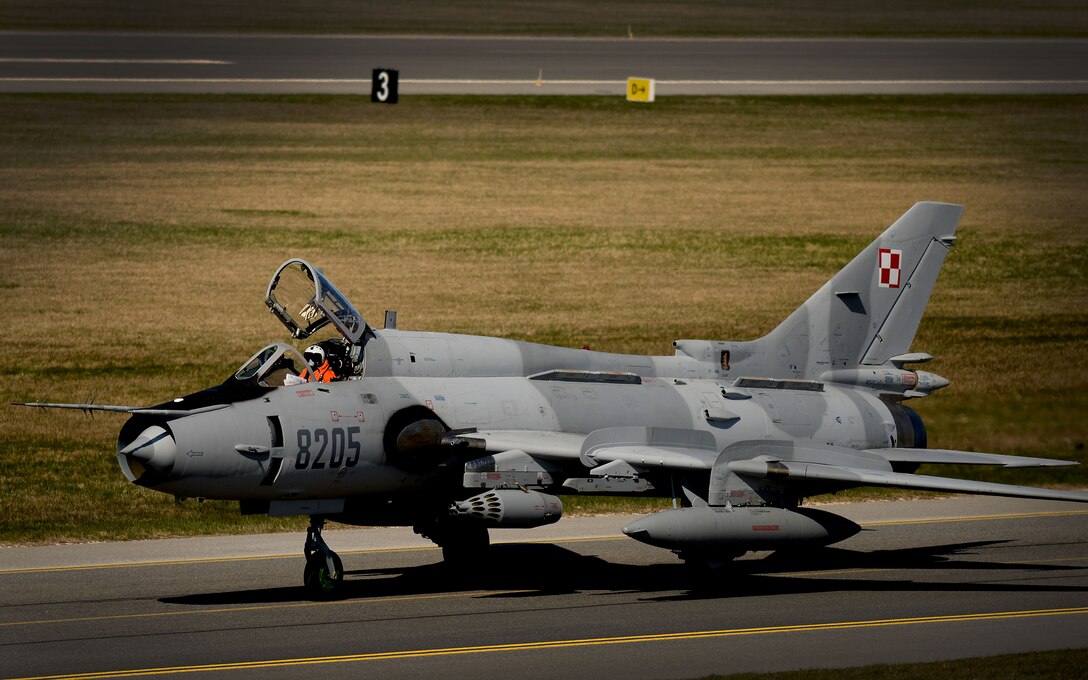 An Su-22 Fitter taxis after arrival in support of exercise Spring Storm at Amari Air Base, Estonia May 4, 2016. The Polish air force will fly with the Estonian Defense Force and the 131st Expeditionary Fighter Squadron to improve allied air operations and interoperability in a realistic training environment. (U.S. Air Force photo by Tech. Sgt. Matthew Plew/Released)