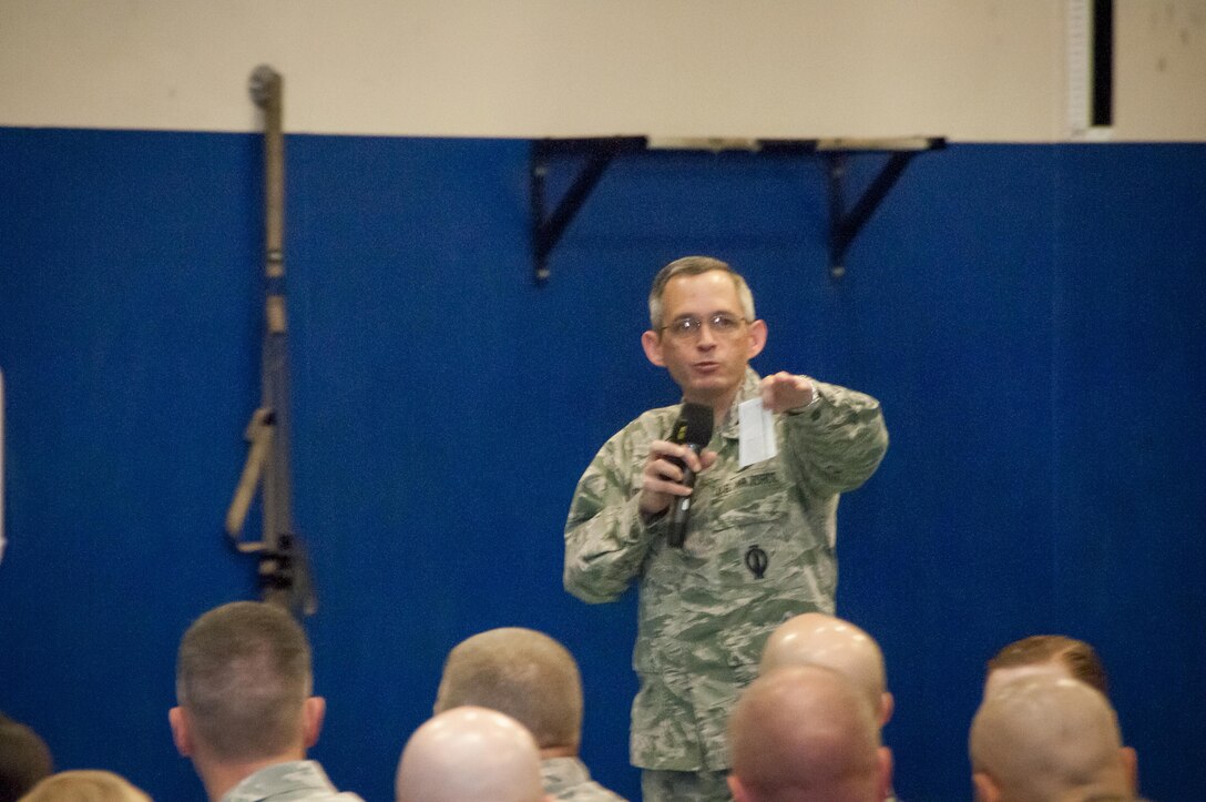 Air Force Reserve Col. Damon Feltman, 310th Space Wing commander, delivered his last commander’s call to wing members May 7th, 2016 at the Schriever AFB Fitness Center. Among the topics addressed during the commander’s call were the new mission and vison statements, Key Spouse Program, Green Dot Program initiative, upcoming UEI Inspection, Suicide Awareness, and Sexual Assault procedures. Furthermore, he implemented a new interactive audience poll through text messaging that allowed members to answer questions in mass while projecting instant results. 