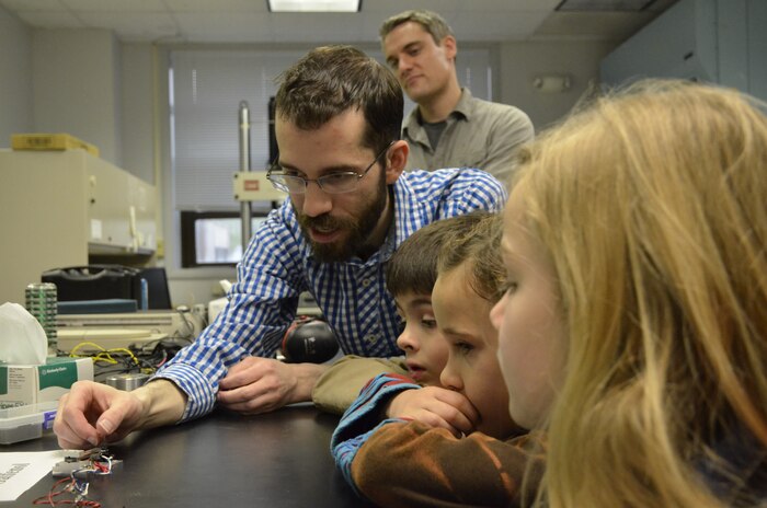 Dr. Nick Jones, a materials engineer with the Metallurgy and Fasteners Branch (Code 612), shows how transductive materials harvest energy in a demonstration to children of Naval Surface Warfare Center, Carderock Division employees during Take Our Daughters and Sons to Work Day in West Bethesda, Md., April 28, 2016.
