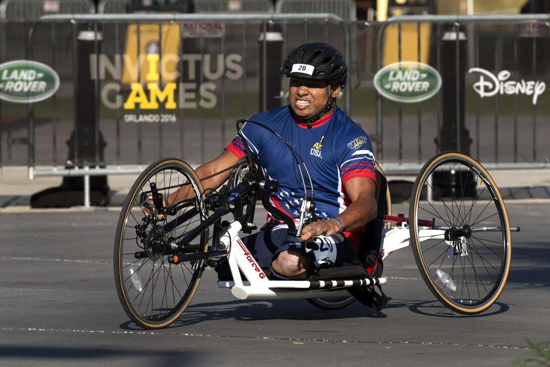 Ryan Major, a U.S. Special Operations Command veteran, competes in a cycling event during the 2016 Invictus Games in Orlando, Fla., May 9, 2016. DoD photo by Roger Wollenberg