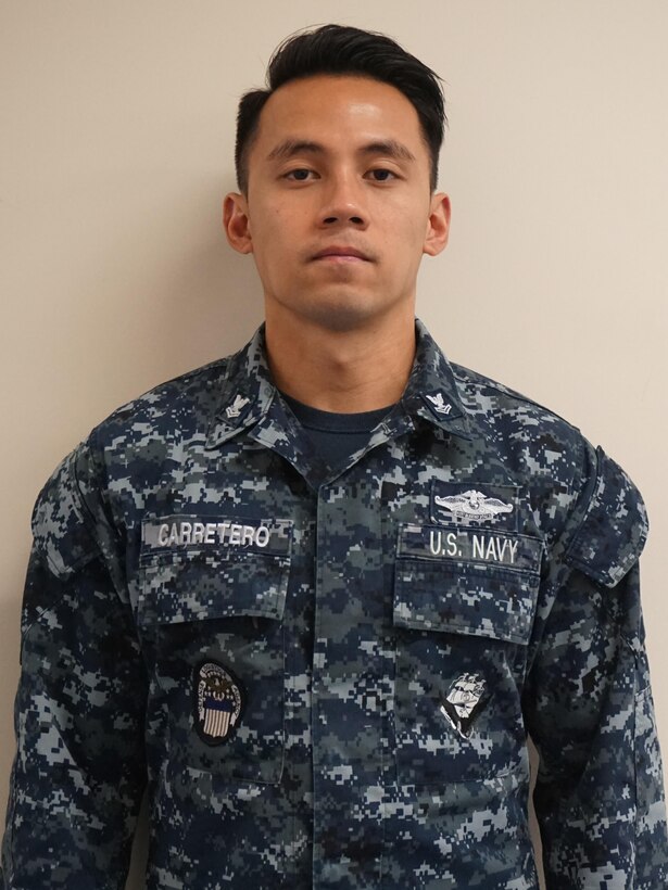 Yokosuka S Carretero Awarded Dla Distribution Non Commissioned Officer Of The Quarter