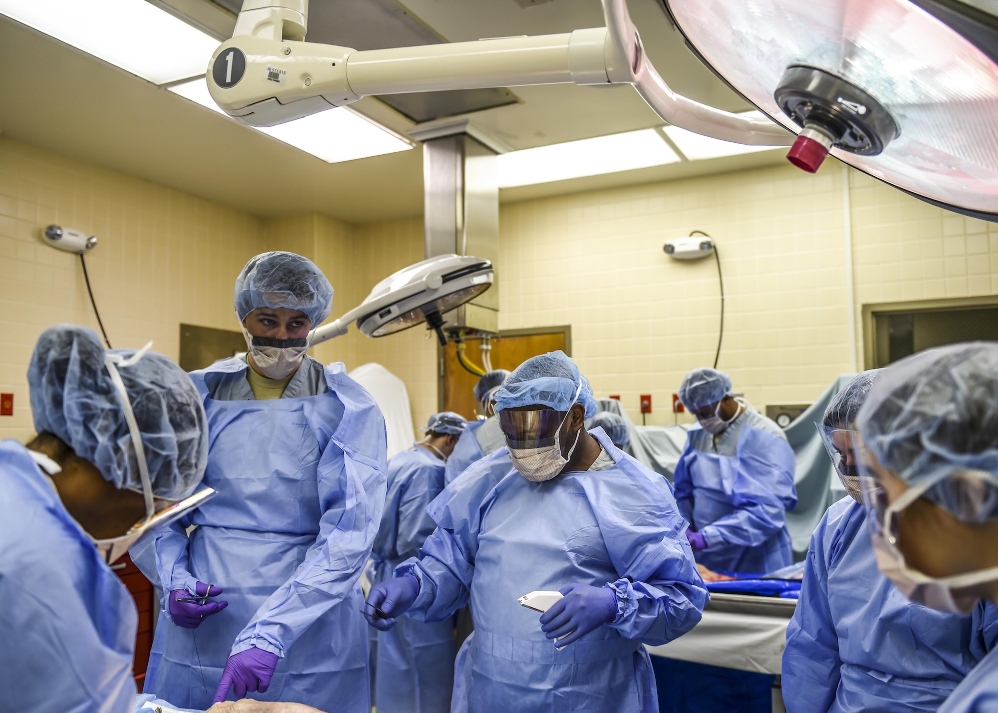 Medical technicians from the 59th Medical Wing and 433rd Reserve unit learn how to identify and treat multi-system injuries at the Sustainment for Trauma and Resuscitation Skills Program anatomy laboratory, April 21, 2016 at the Wilford Hall Ambulatory Surgical Center on Joint Base San Antonio-Lackland, Texas. (U.S. Air Force photo/Staff Sgt. Michael Ellis)