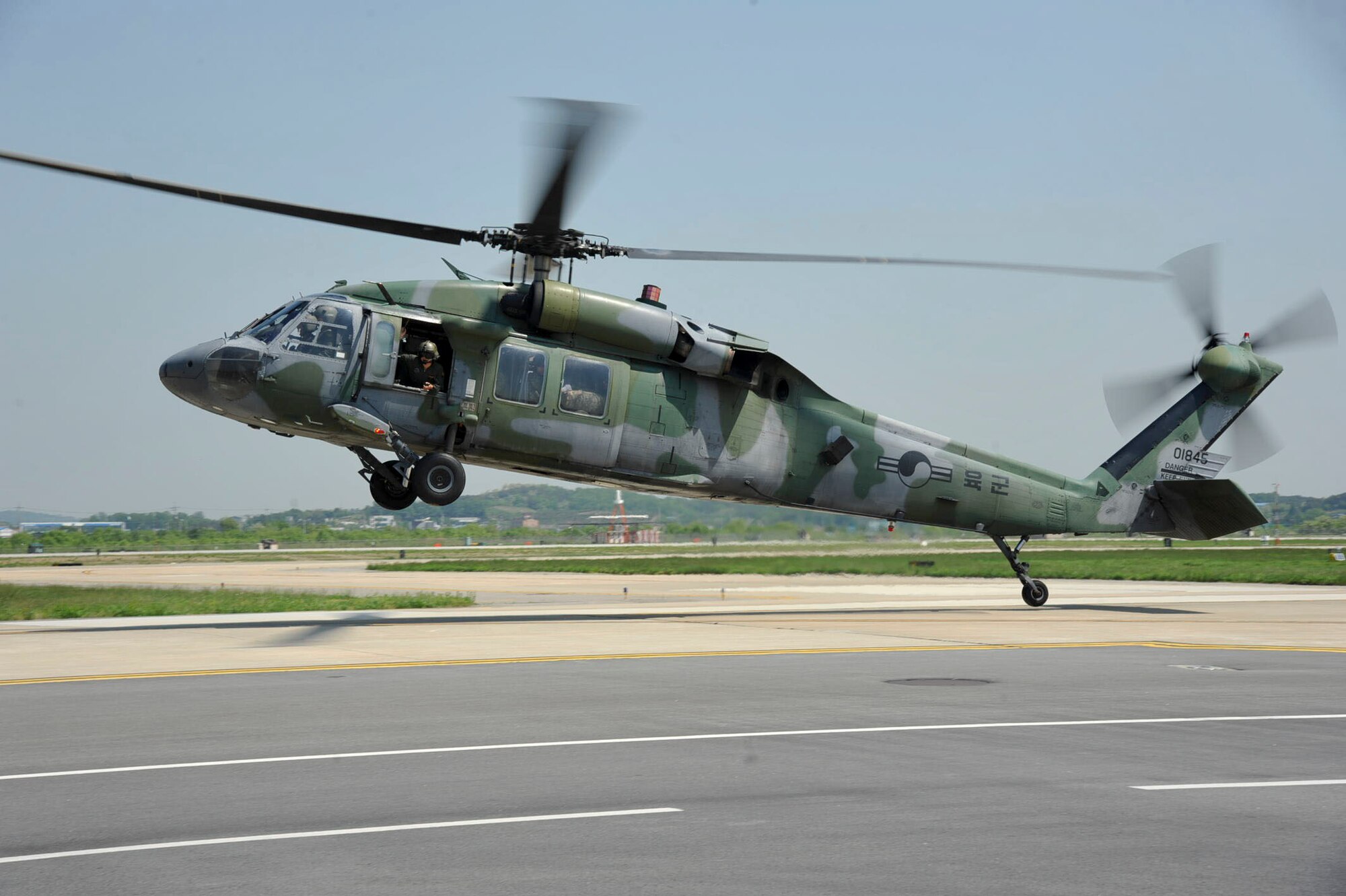 An HH-60P Pave Hawk loaded with Republic of Korea army special operations forces members lands on the flightline for Exercise Beverly Herd 16-01 May 11, 2016, at Osan Air Base, Republic of Korea. The SOF members trained with the 51st Security Forces Squadron on opposing forces scenarios. (U.S. Air Force photo by Staff Sgt. Jonathan Steffen/Released)