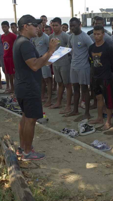 A Honduran Naval trainee performs a swimming aptitude test April 4, 2016 along the northern coast of Honduras. The test helped to establish proficiency in the water and to better develop the skills of the entire training class, during the first-ever consolidated infantry course hosted by the Honduran Navy. 