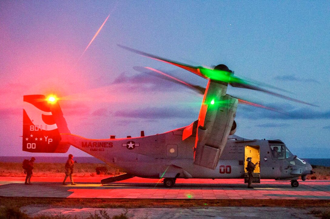 Corpsmen board an MV-22B Osprey to practice treating patients while the aircraft conducts evasive maneuvers to simulate the stresses of evacuating from a hot landing zone on Marine Corps Base Camp Pendleton, Calif., May 9, 2016. Marine Corps photo by Lance Cpl. Brandon Maldonado