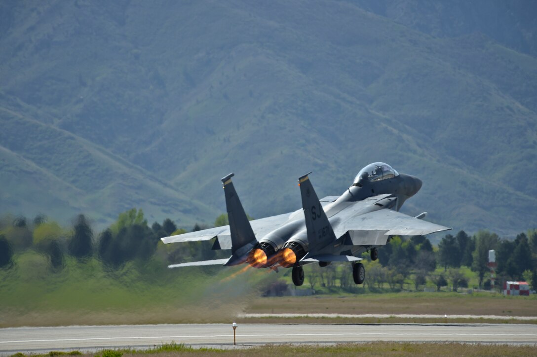 An F-15 Strike Eagle aircraft from Seymour Johnson Air Force Base, N.C., takes off May 4 at Hill AFB, Utah. The 86th Fighter Weapons Squadron, a Hill tenant unit, is conducting the U.S. Air Force air-to-ground weapons evaluation known as Combat Hammer to test and validate the performance of crews, pilots and their technology while deploying precision-guided munitions. (U.S. Air Force photo by Paul Holcomb)