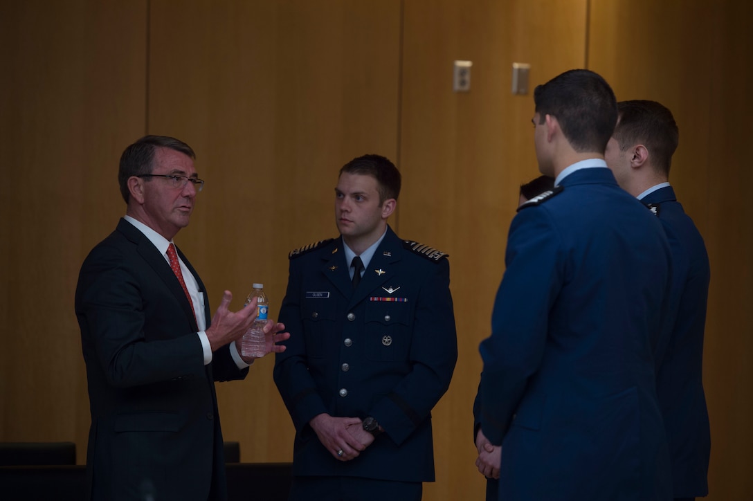Defense Secretary Ash Carter speaks with U.S. Air Force Academy cadets as he tours the campus in Colorado Springs, Colo., May 12, 2016. DoD photo by Air Force Senior Master Sgt. Adrian Cadiz