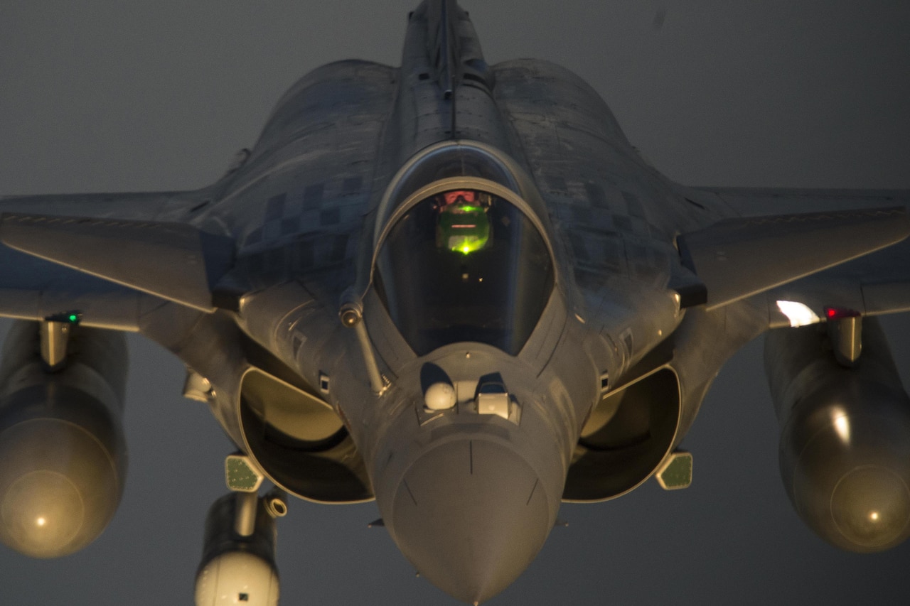 A French F-2 Rafale aircraft flies over Iraq in support of Operation Inherent Resolve, Jan. 8, 2016. Air Force photo by Tech. Sgt. Nathan Lipscomb