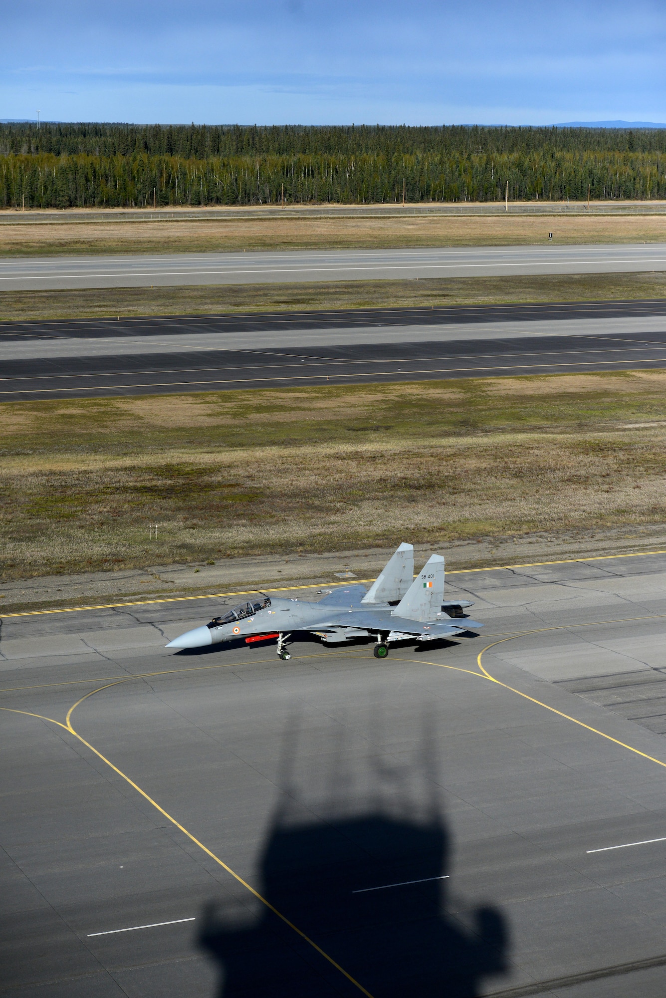 A Sukhoi SU-30 MKI taxi's down the tarmac. The SU-30 is a twinjet multirole air superiority fighter developed by Russia's Sukhoi and built under licence by India's Hindustan Aeronautics Limited for the Indian Air Force. (U.S. Air Force photo by Tech. Sgt. Steven R. Doty) 