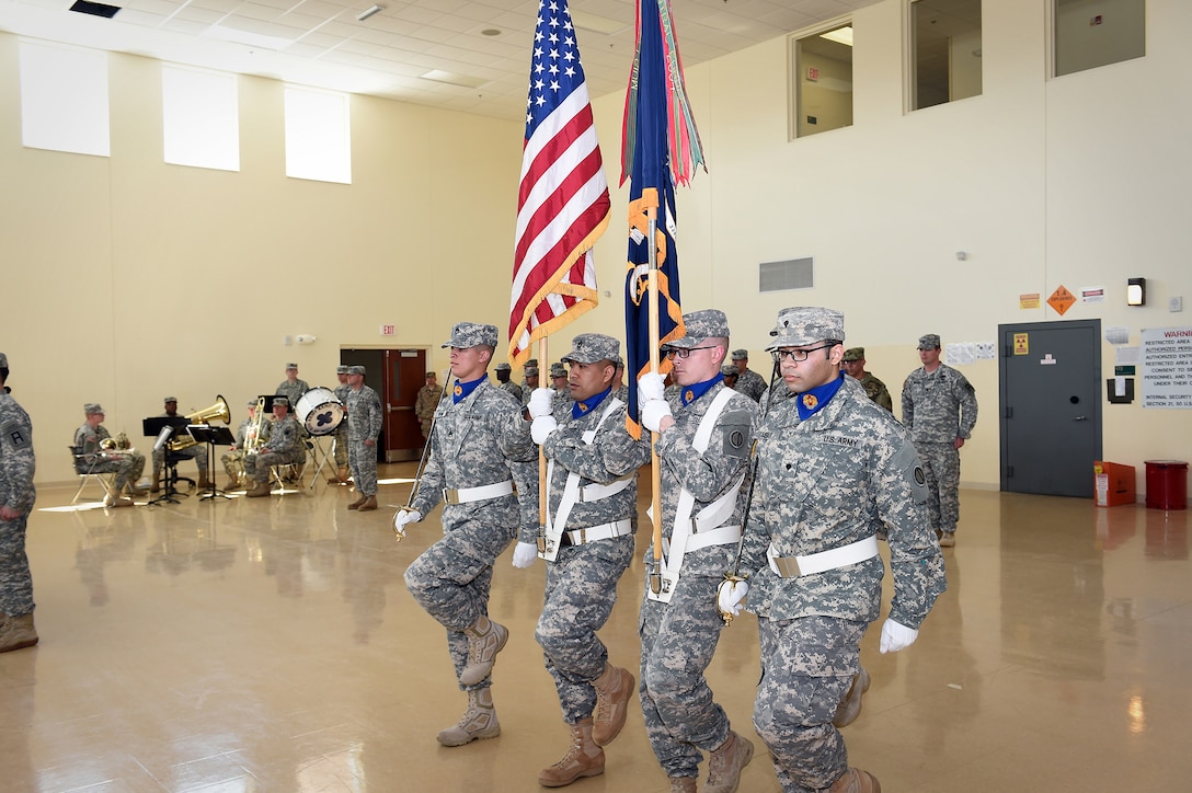 Army Reserve soldiers from the 85th Support Command present the colors during First Army’s 3rd battalion, 335 Infantry Regiment’s change of command ceremony, May 15, 2016 at Fort Sheridan, Illinois.
(U.S. Army photo by Spc. David Lietz/Released)