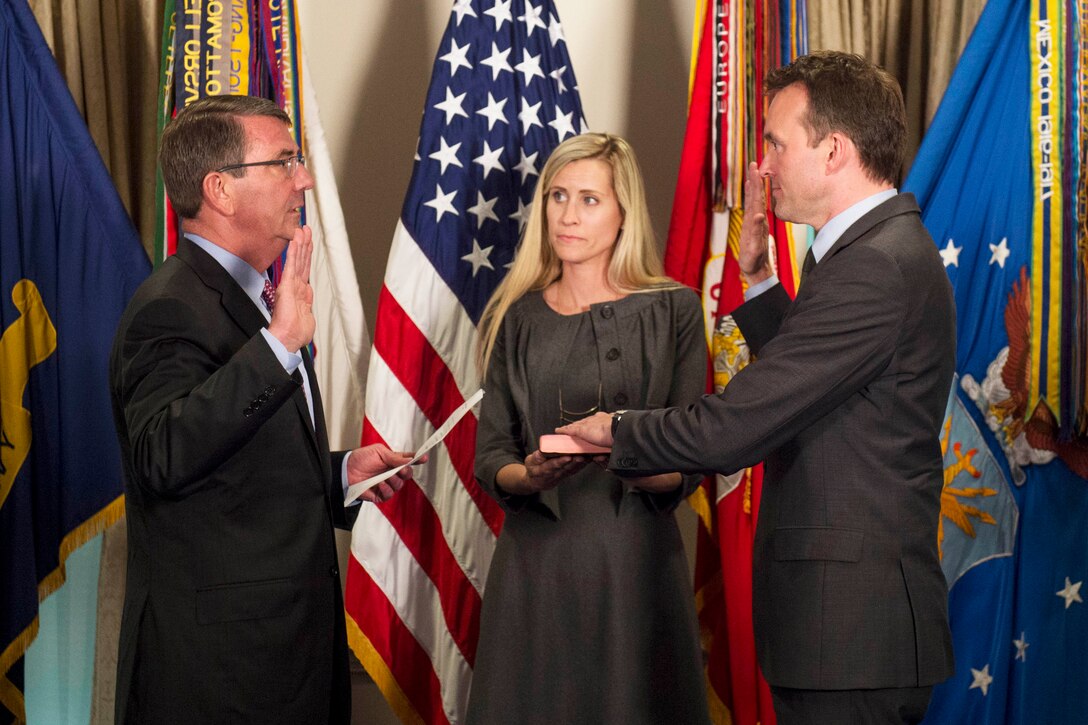 Defense Secretary Ash Carter swears in Eric Fanning as Army Secretary during a ceremony at the Pentagon, May 18, 2016. DoD photo by Air Force Senior Master Sgt. Adrian Cadiz