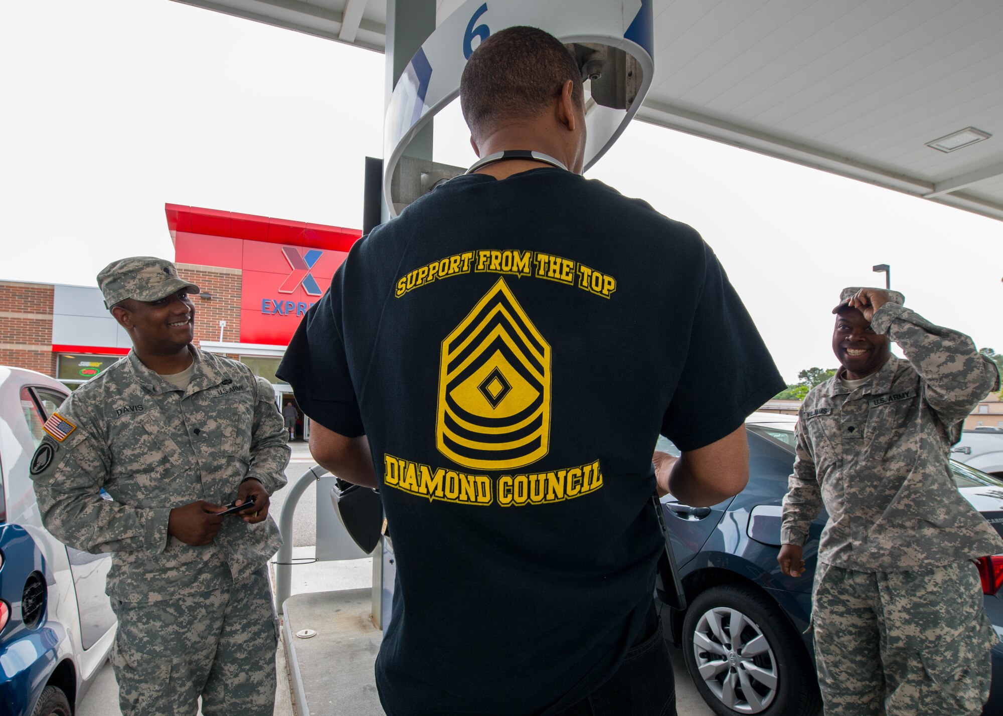 U.S. Army 1st Sgt. Nolan Hills, Charlie Company 1-222nd Aviation Regiment first sergeant, thanks Soldiers for their service at Fort Eustis, Va., May 10, 2016. Random Acts of Kindness is one of the programs the Fort Eustis Diamond Council uses to support Service members on Fort Eustis and surrounding installations. (U.S. Air Force photo by Staff Sgt. J.D. Strong II)

