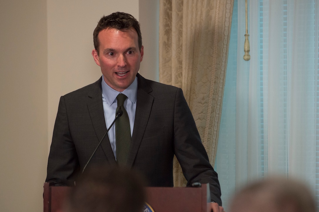 Eric Fanning makes remarks during his swearing-in ceremony as Secretary of the Army at the Pentagon, May 18, 2016. DoD photo by Senior Master Sgt. Adrian Cadiz