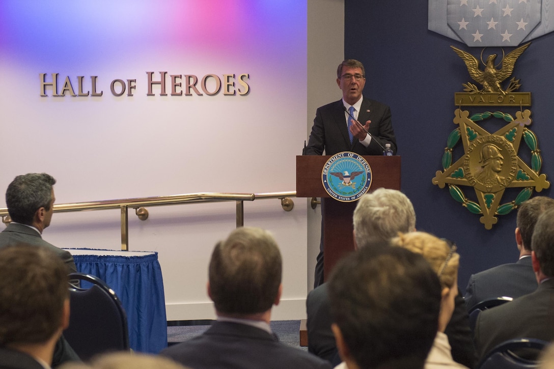 Defense Secretary Ash Carter speaks to members of the Young Presidents' Organization as they visit the Pentagon, May 19, 2016. DoD photo by Air Force Senior Master Sgt. Adrian Cadiz