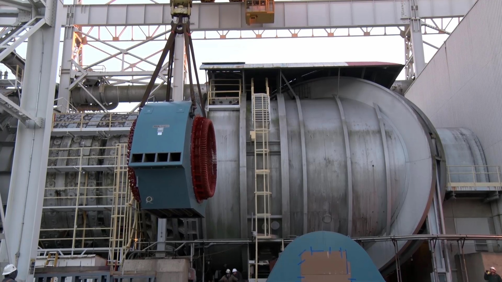 A new stator has been installed in the AEDC Propulsion Wind Tunnel Motor Drive. Due to its size and weight, the stator for the M4 motor 