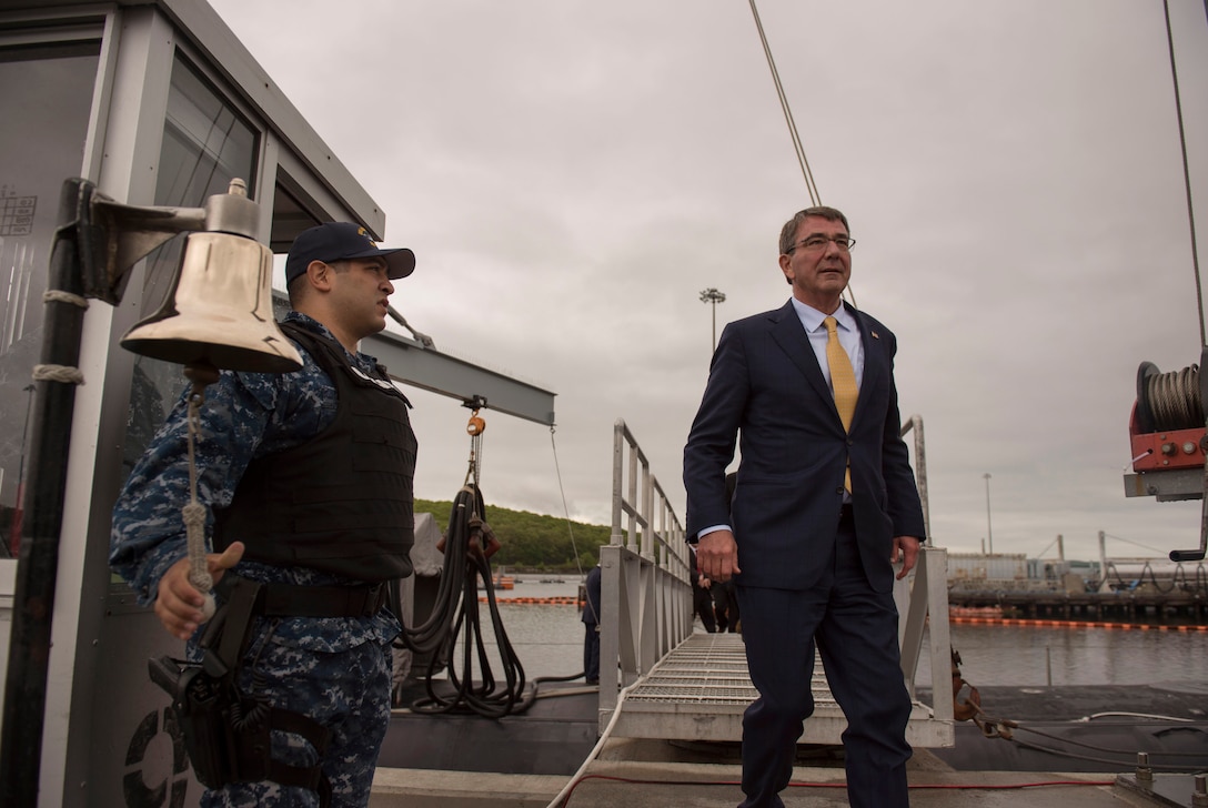 Defense Secretary Ash Carter departs the USS New Mexico after touring the submarine during a visit to Naval Submarine Base New London, Conn., May 24, 2016. DoD photo by Air Force Senior Master Sgt. Adrian Cadiz