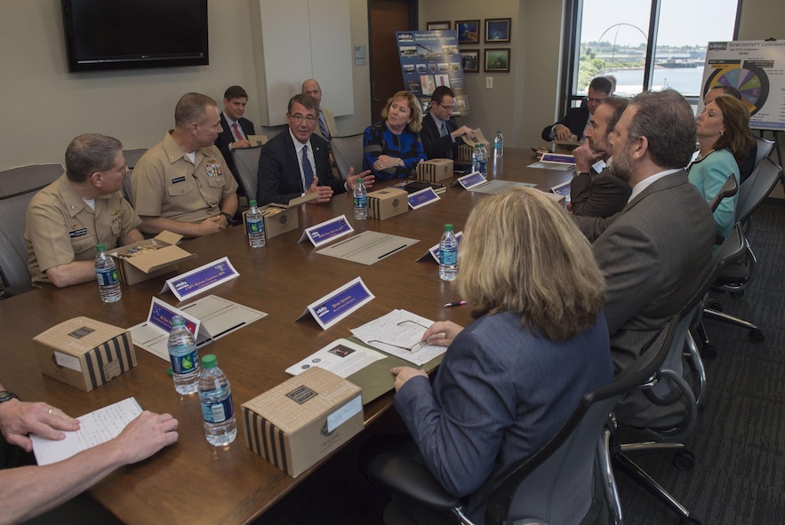 Defense Secretary Ash Carter eating lunch with leaders of the Naval Undersea Warfare Center.