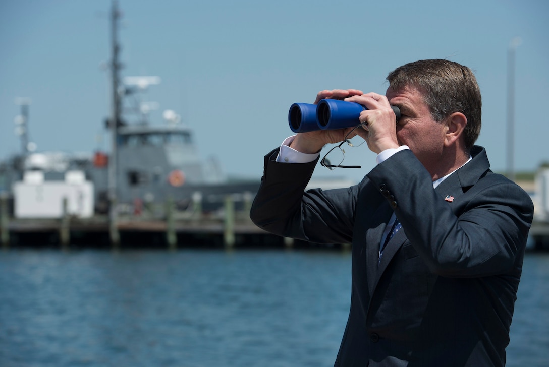 Defense Secretary Ash Carter views an unmanned surface vehicle demonstration at the Naval Undersea Warfare Center in Newport, R.I., May 25, 2016. DoD photo by Air Force Senior Master Sgt. Adrian Cadiz