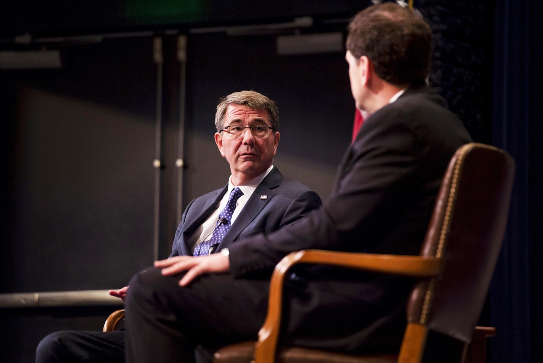 Defense Secretary Ash Carter speaks with Phil Haun, dean of academics at the U.S. Naval War College, during a forum with mid-grade and senior officers on the campus in Newport, R.I., May 25, 2016. DoD photo by Air Force Senior Master Sgt. Adrian Cadiz